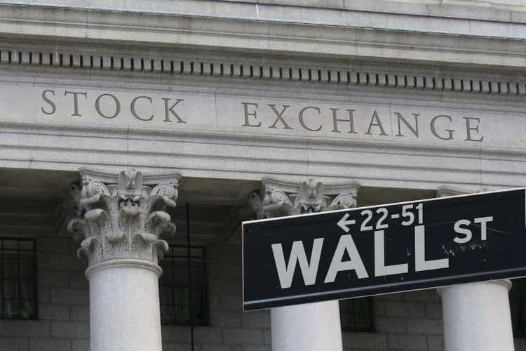 After-market movers: Stock futures up despite Apple, Amazon falling after earnings (SPX)