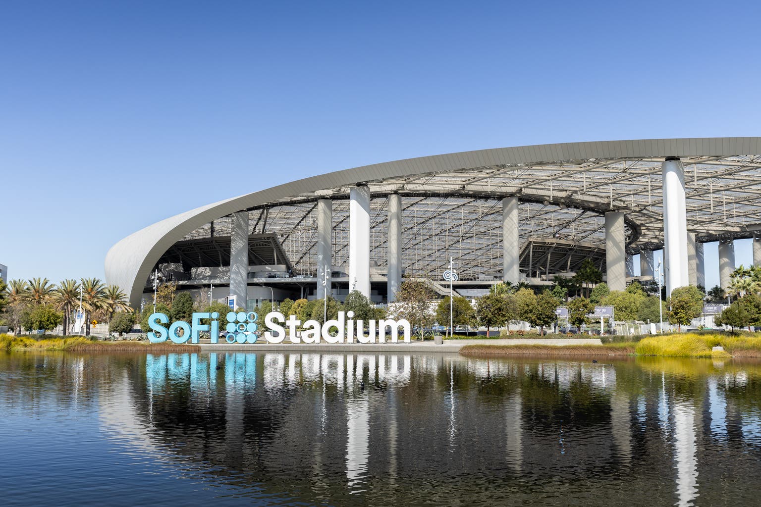 SoFi Technologies: I Am Buying The Dip With Confidence