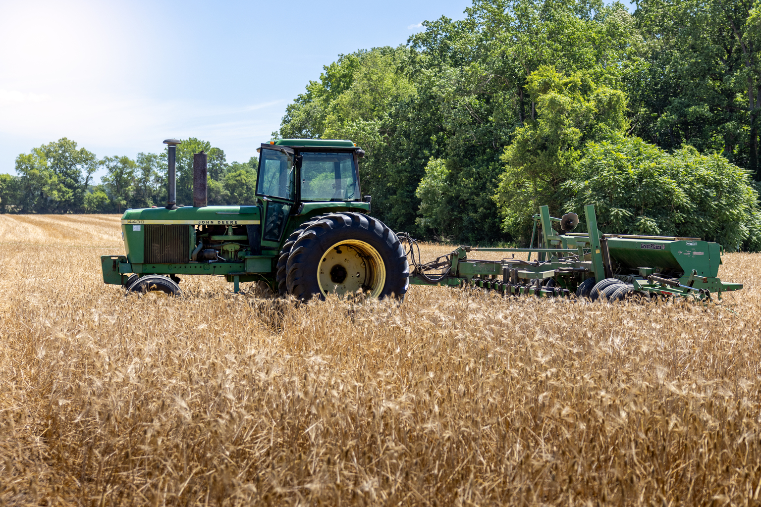 seekingalpha.com - Louis Gerard - Deere: From Farm To Intelligence (Rating Upgrade) (NYSE:DE)