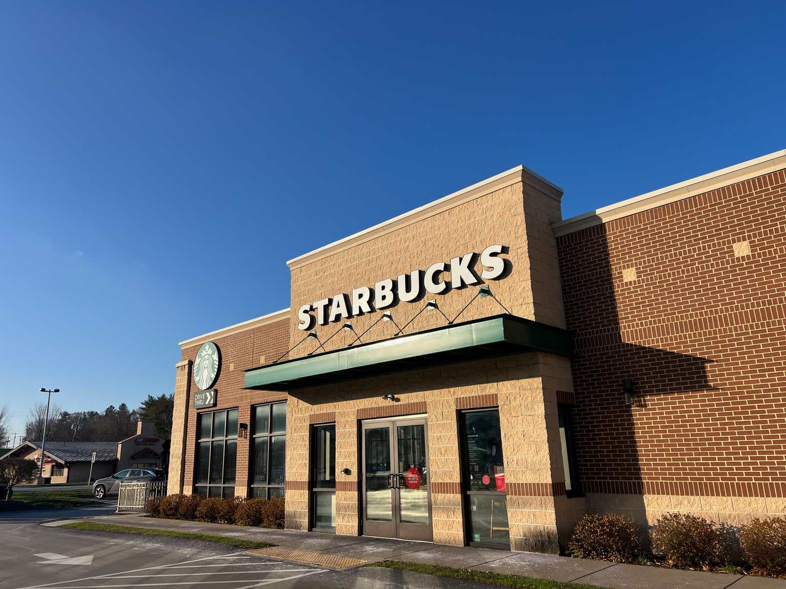 Starbucks: Operating Margins Plunge Amid Reignition Attempts