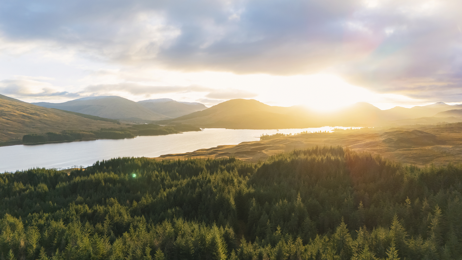 seekingalpha.com - APAC Research - Amid Energy Crisis, First Solar Stock's Affordable Valuation Shines Bright (NASDAQ:FSLR)