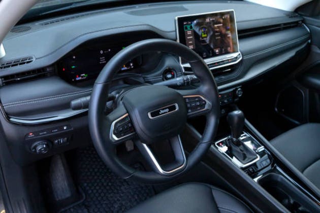 Stellantis pulls 202,000 Jeeps from US roads over safety software bug (STLA:NYSE)