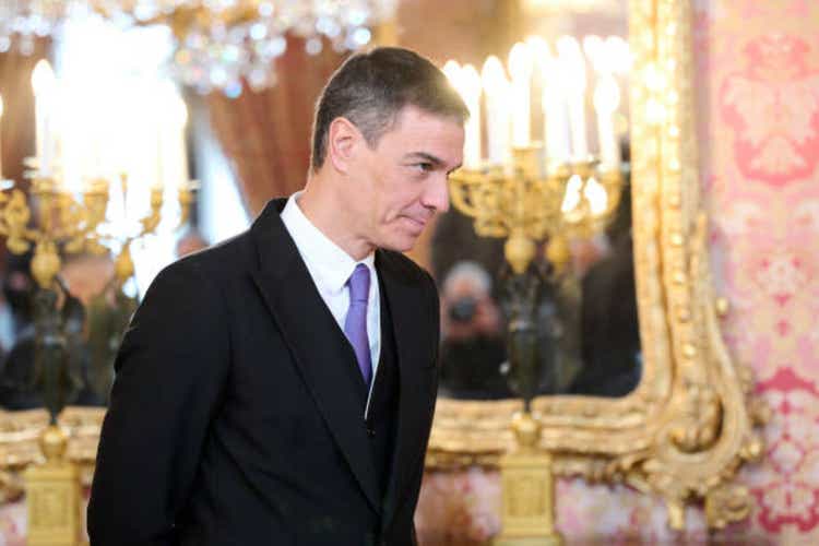 Spanish Royals Celebrate New Year"s Military Parade 2025
