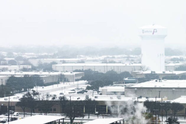 Winter Storm Brings Rare Snow And Ice To Dallas Area In Texas