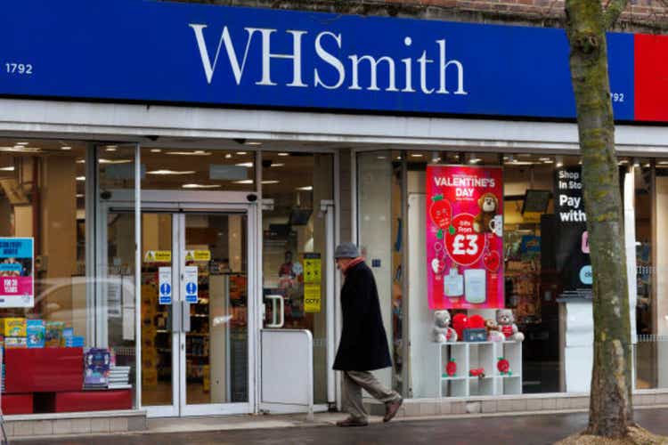 WHSMITH announces the closing of shops