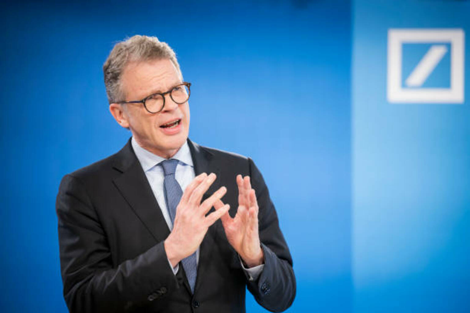 seekingalpha.com - Liz Kiesche - Deutsche Bank's investment bank topline likely flat in Q1, CEO says (DB:NYSE)