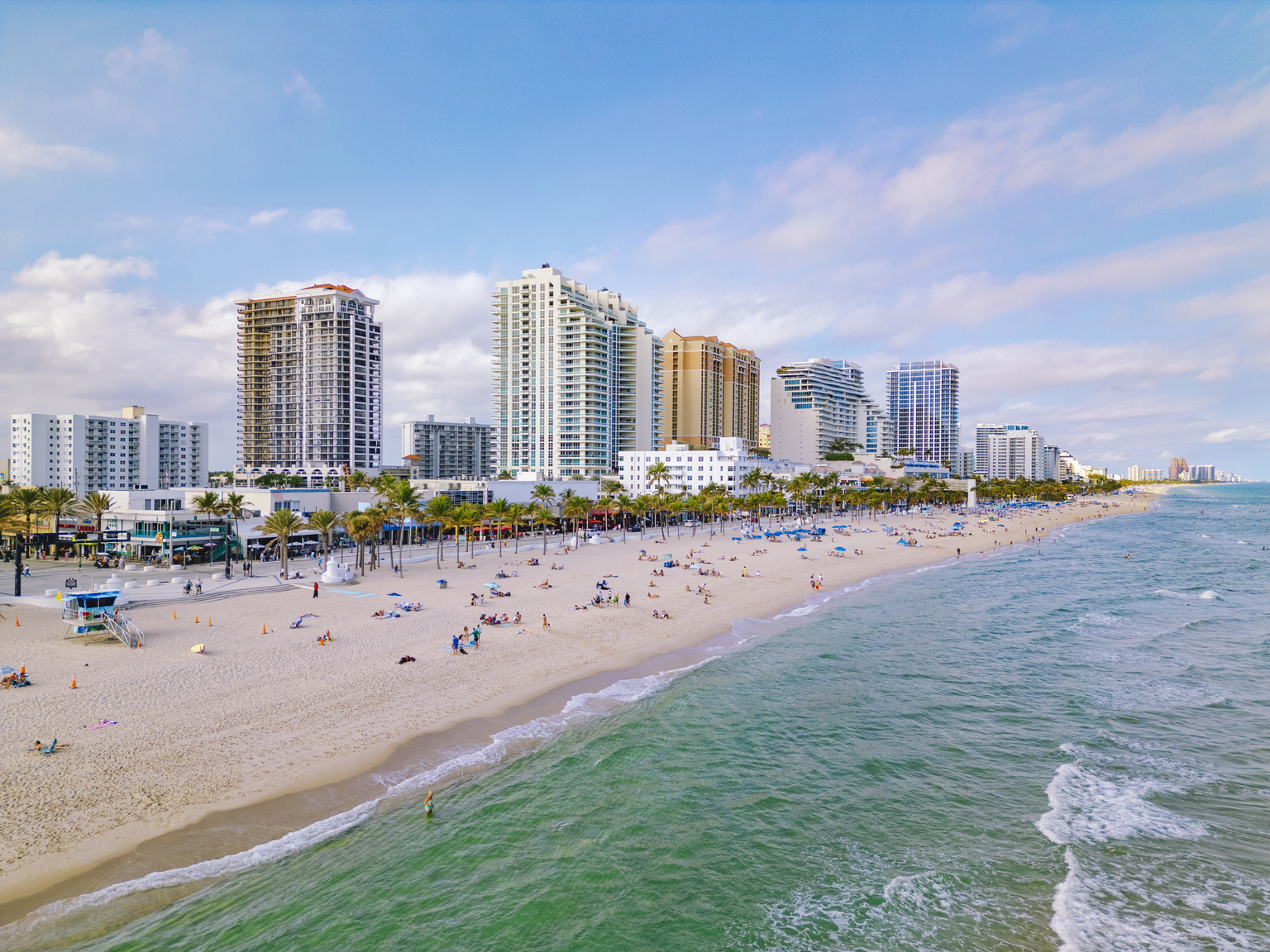 seekingalpha.com - Ivo Kolchev - Pebblebrook Hotel Trust: Preferred Shares Offer Income, Capital Gain Potential (PEB.PR.E)