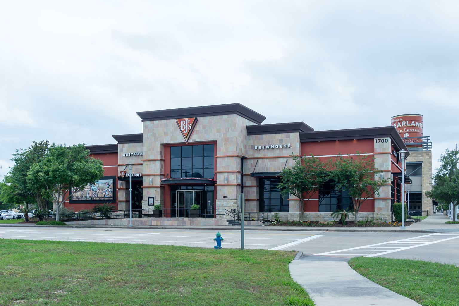BJ's Restaurants: Investors Should Be Optimistic (Rating Upgrade)