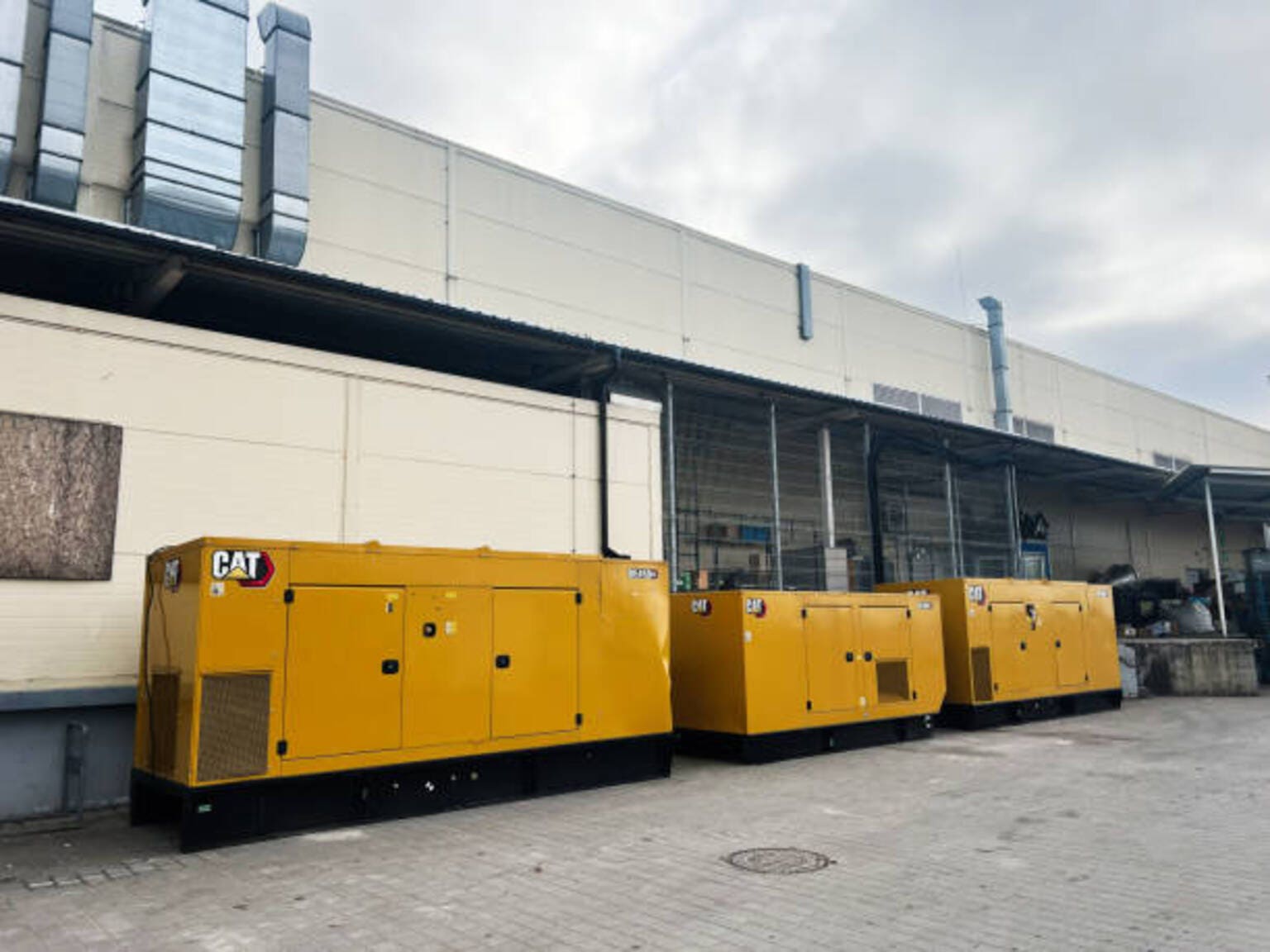 Caterpillar Stock: The 43x P/E Data Center Trap (NYSE:CAT)