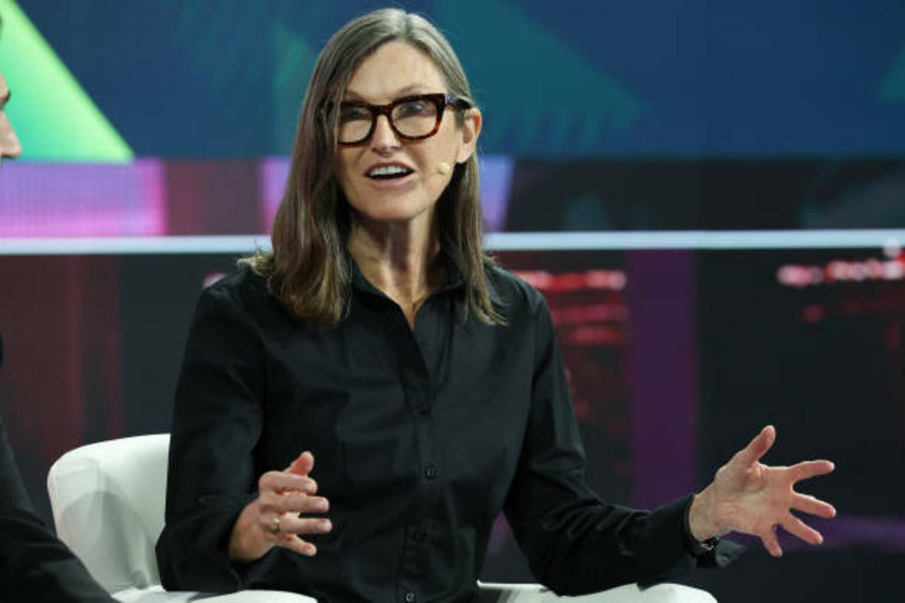 Cathie Wood trims Bitcoin bull case as stablecoins take over some of its  role (BTC-USD:Cryptocurrency) | Seeking Alpha