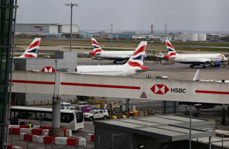 Flights Resume As Heathrow Re-opens