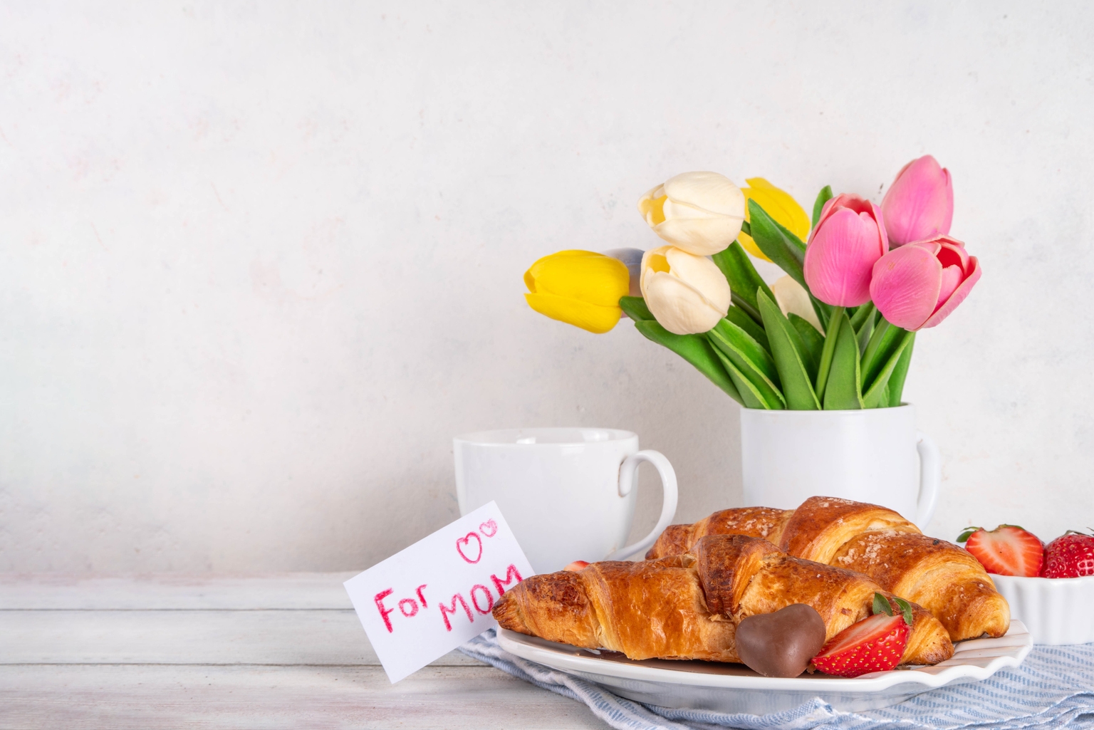 First Watch Restaurant: Brunch Boom, Earnings On The Side (NASDAQ:FWRG)