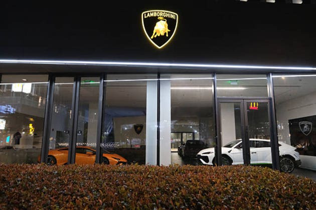 Ferrari backlash: Lamborghini CEO says canceling its EV plan was 'the right way to go'