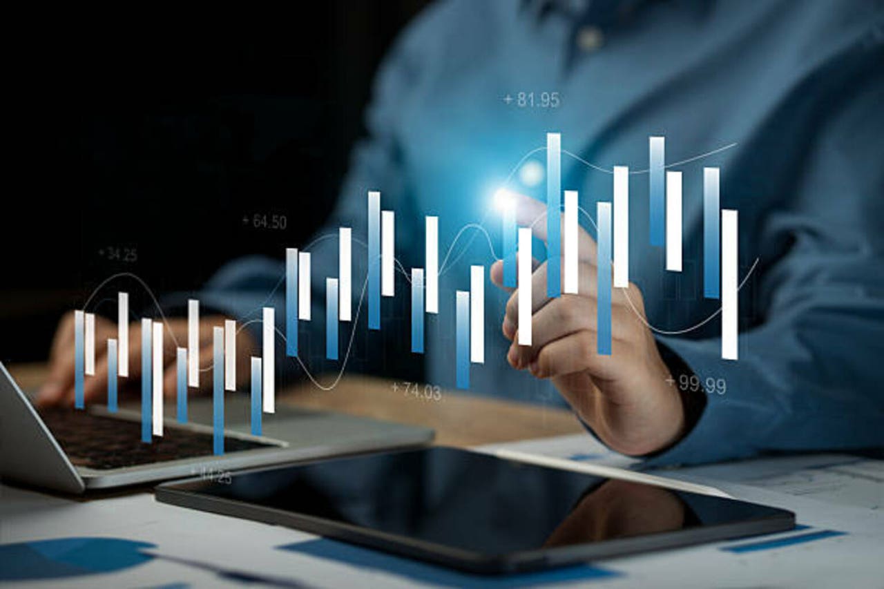 Consumer sentiment roughly stable with initial September reading; inflation  expectations tick down (DXY:) | Seeking Alpha