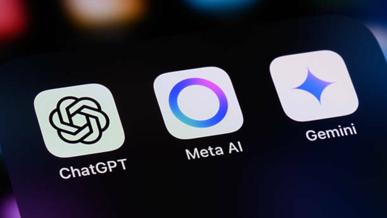 ChatGPT reaches 900M weekly active users, but Gemini adoption continues to  heat up: report | Seeking Alpha