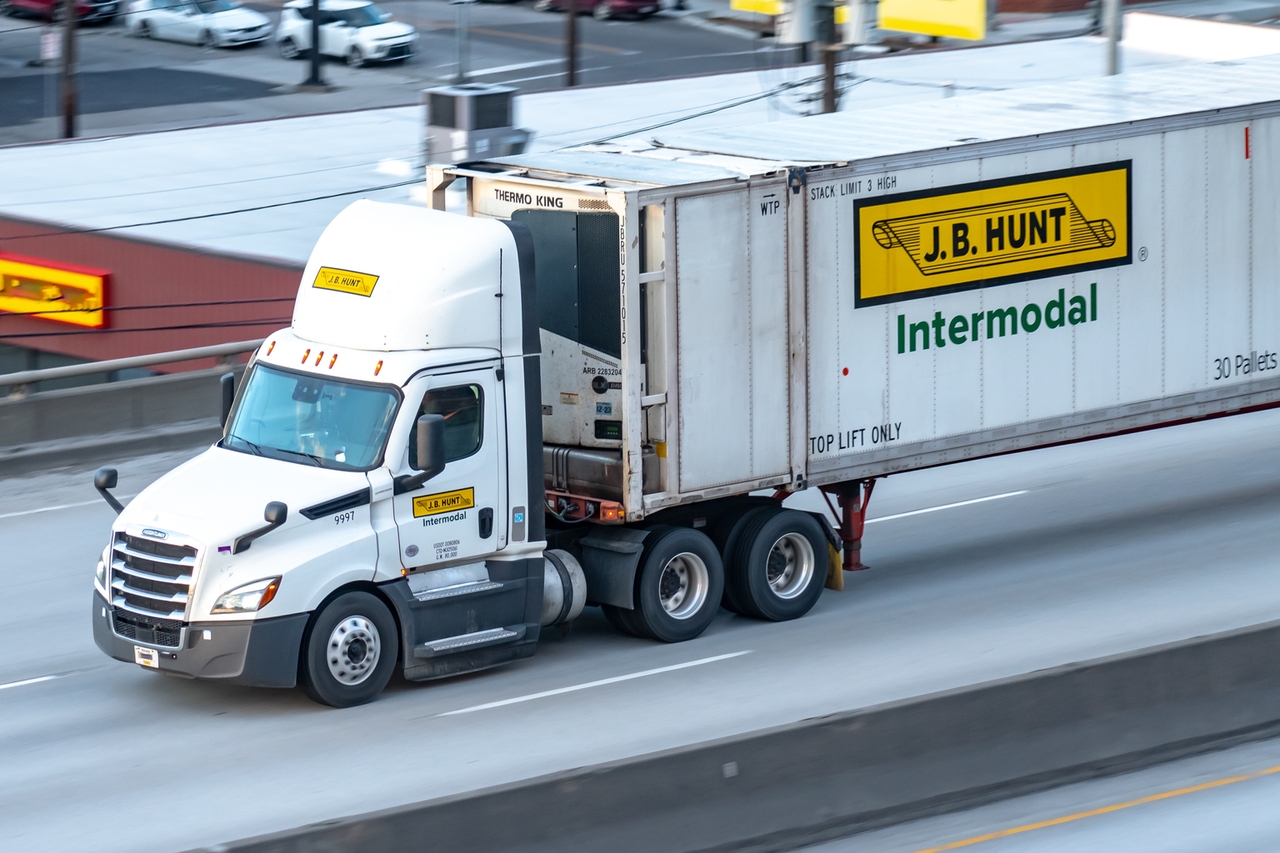 J.B. Hunt Is Poised For A Cyclical Comeback But Is Fully Priced (NASDAQ ...