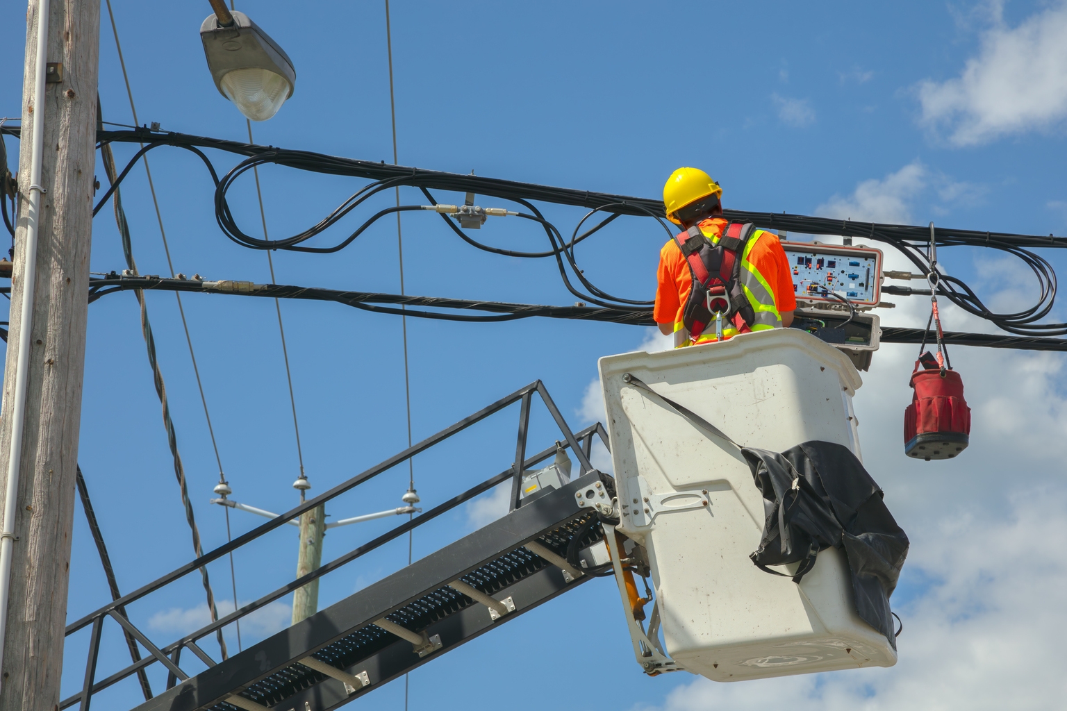 Centuri Stock: A Utility Contractor Becoming An Integrated Power-Buildout Platform (CTRI)