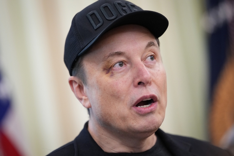 Tesla rises after board proposes new $1T pay package for Musk (TSLA:NASDAQ)