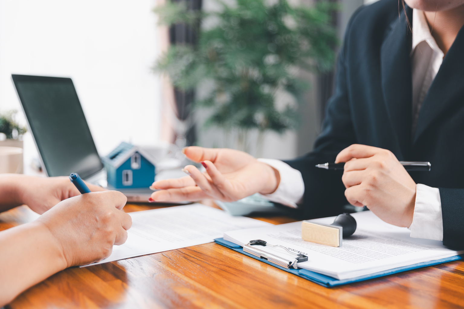 seekingalpha.com - Albert Anthony - CoStar Stock: Undervalued Buy, Betting On Niche Of Real Estate Data And Platforms (CSGP)