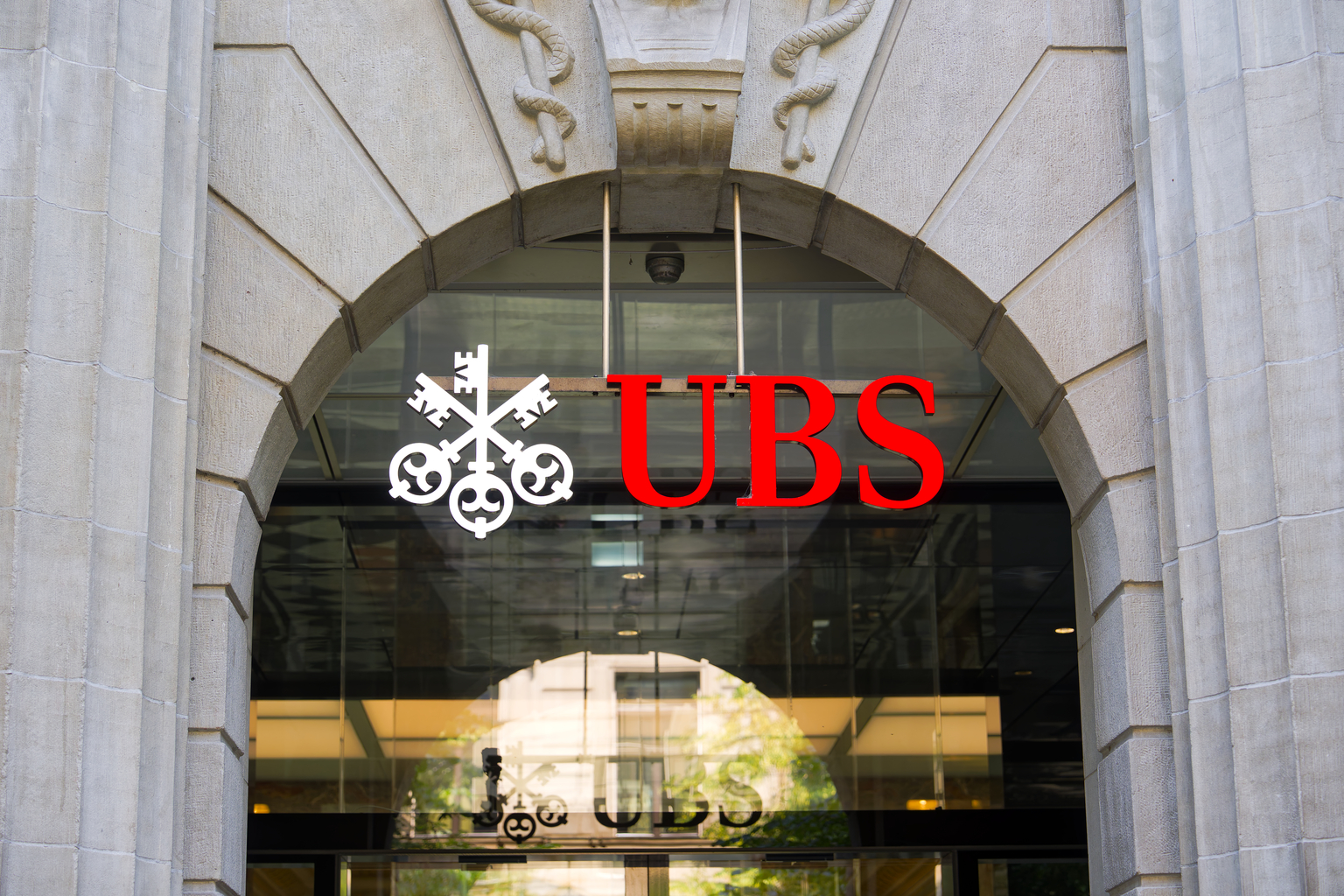 seekingalpha.com - Mike Zaccardi - UBS Stock: Solid Q2 Profits Backed By A Significant Share Repurchase Plan (NYSE:UBS)