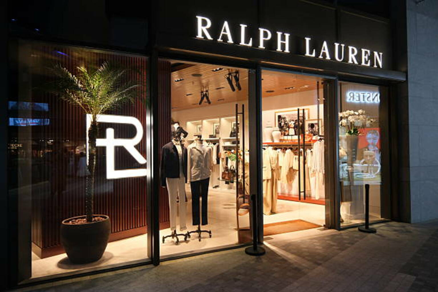 seekingalpha.com - Gary Alexander - Ralph Lauren: A Clear Outlier In Retail (NYSE:RL)