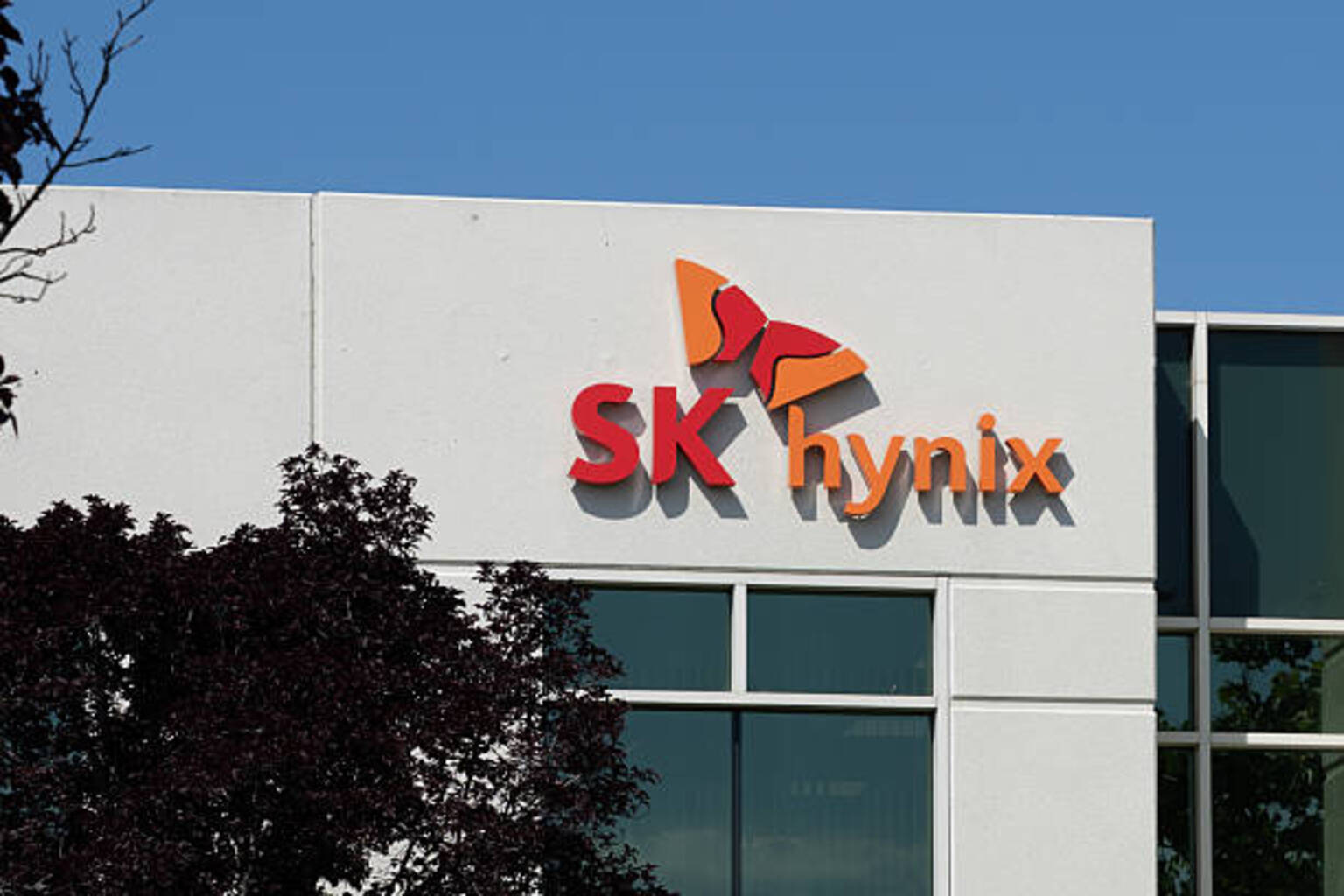 seekingalpha.com - Steven Cress - SK Hynix Is Surging: 3 AI Chip Stocks Still Poised To Run