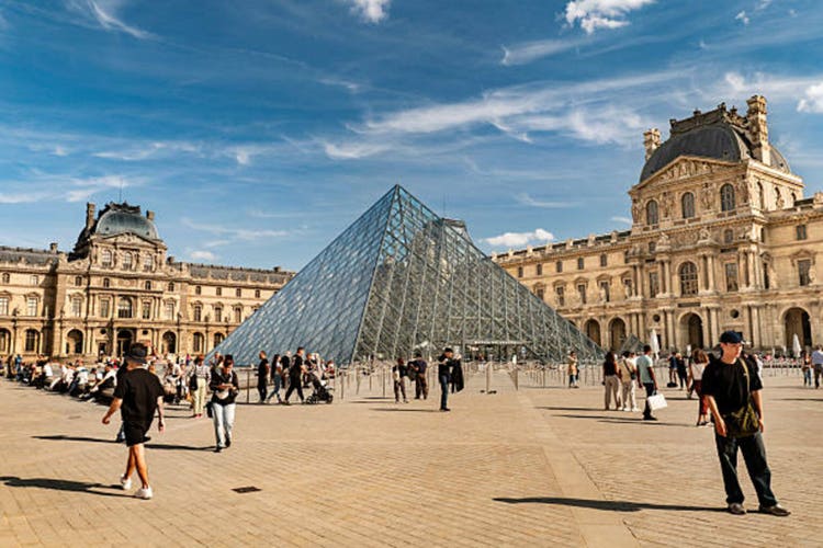 France's famed Louvre museum closes after daring jewelry heist
