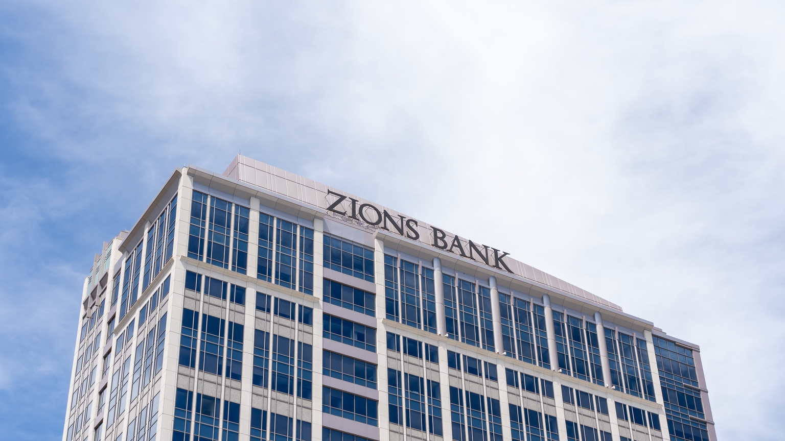 Zions Bancorporation: Solid Q1 Results (NASDAQ:ZION)