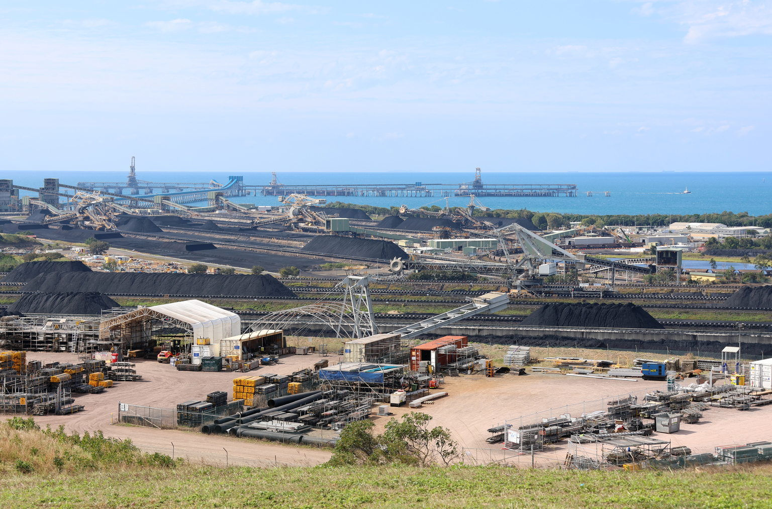 seekingalpha.com - The Value Pendulum - Yancoal Australia: Still A 'Buy' Despite FY2025 Earnings Disappointment (OTCMKTS:YACAF)