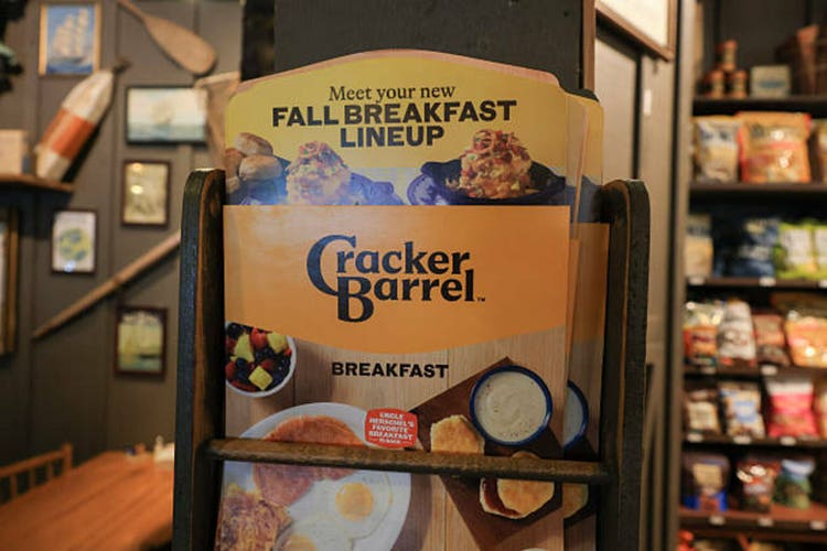 Cracker Barrel Redesigns Its Logo