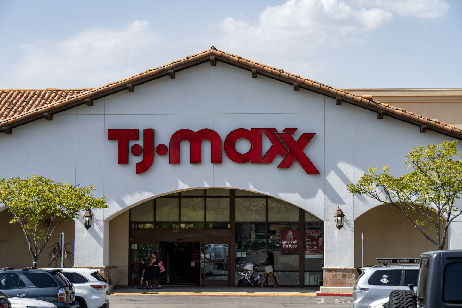 seekingalpha.com - Mike Zaccardi - TJX Companies: Another Strong Quarter, But Technical Concerns Mount (NYSE:TJX)
