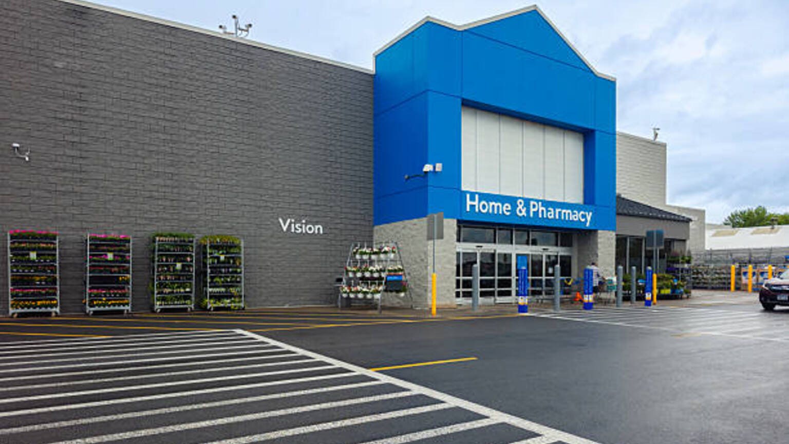 Walmart expands health care push with increased pay for pharmacy techs  (WMT:NASDAQ) | Seeking Alpha
