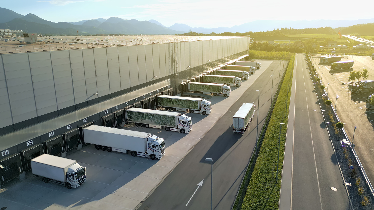 seekingalpha.com - Albert Anthony - STAG Industrial: Buy Reaffirmed Ahead Of Q3 Earnings, Amid Tailwind From E-Commerce