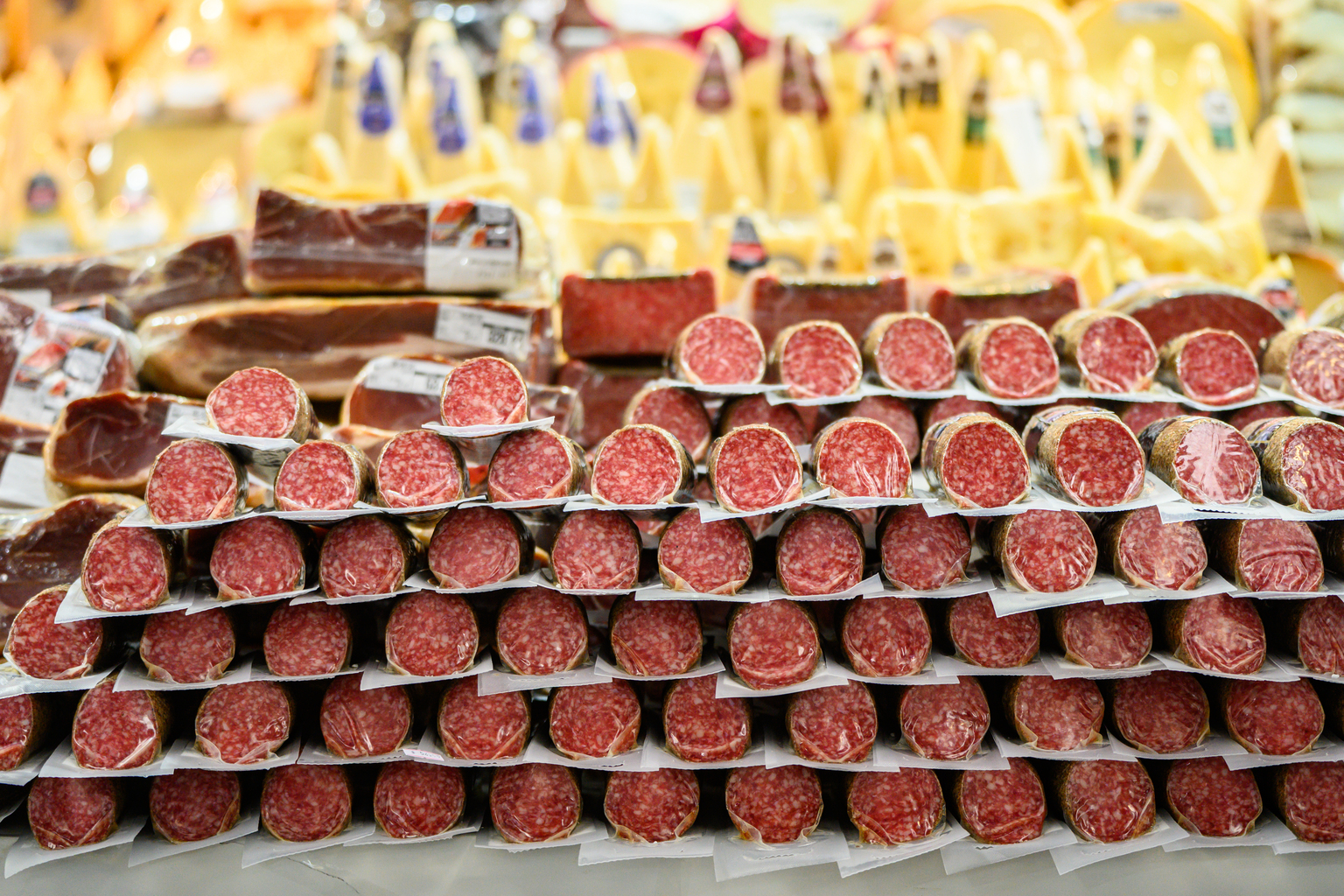 seekingalpha.com - Justin Purohit - Smithfield Foods: Nathan's Buyout In Focus Ahead Of Q4 (NASDAQ:SFD)