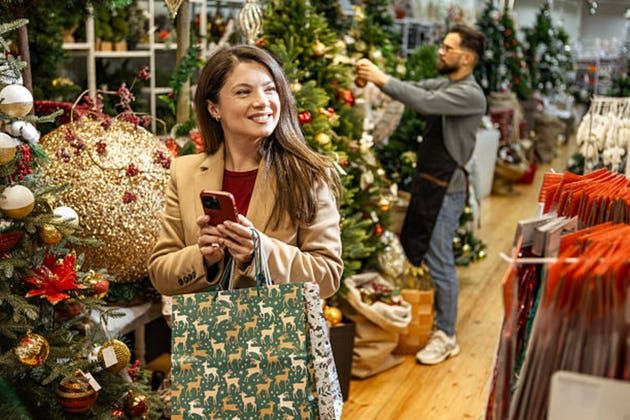 Record number of shoppers expected to turn out during Thanksgiving weekend -- NRF