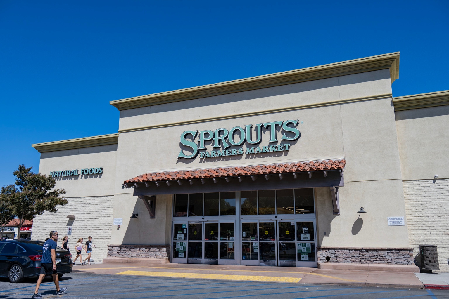 6 Reasons To Buy Sprouts Farmers Market Stock (NASDAQ:SFM)