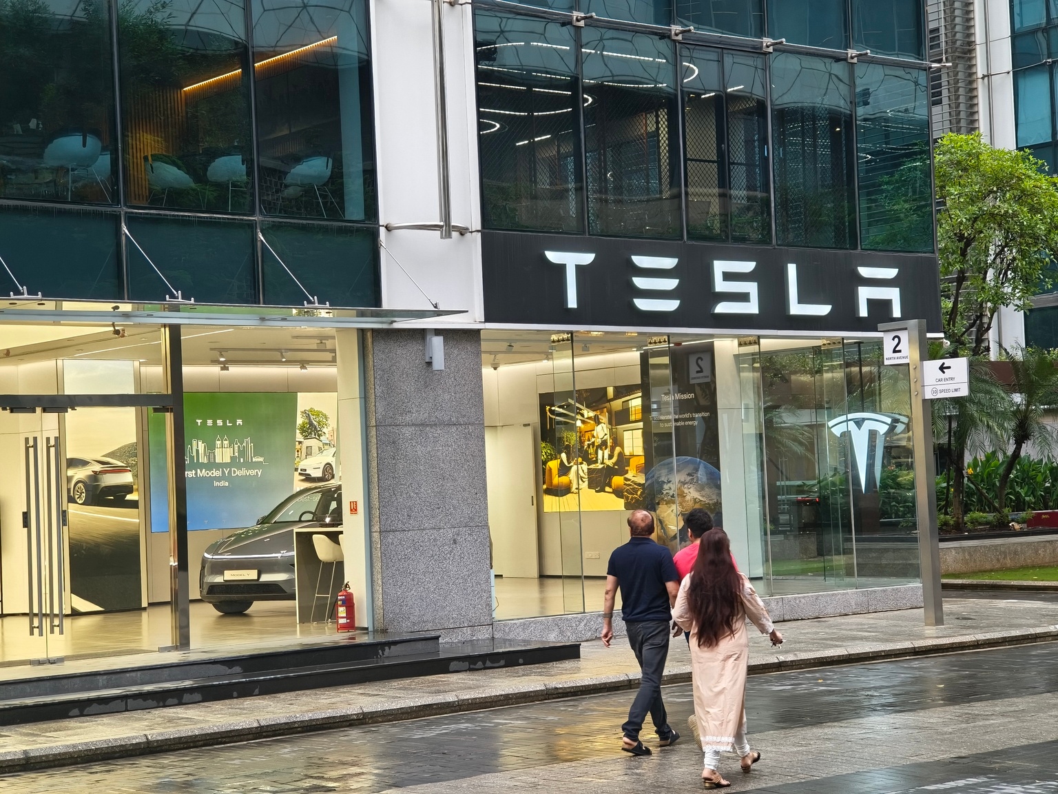 Tesla: Why The Share Price Slump Sends A Clear Message (NASDAQ:TSLA) Tesla: Why The Share Price Slump Sends A Clear Message (NASDAQ:TSLA)