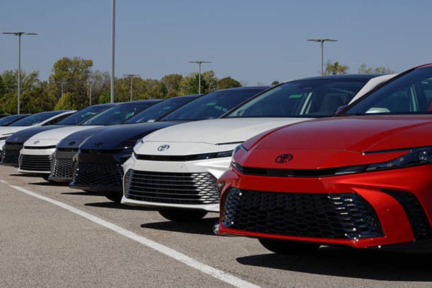 Toyota zažívá propad tržeb v prvním půlletí kvůli problémům v Číně a na Středním východě