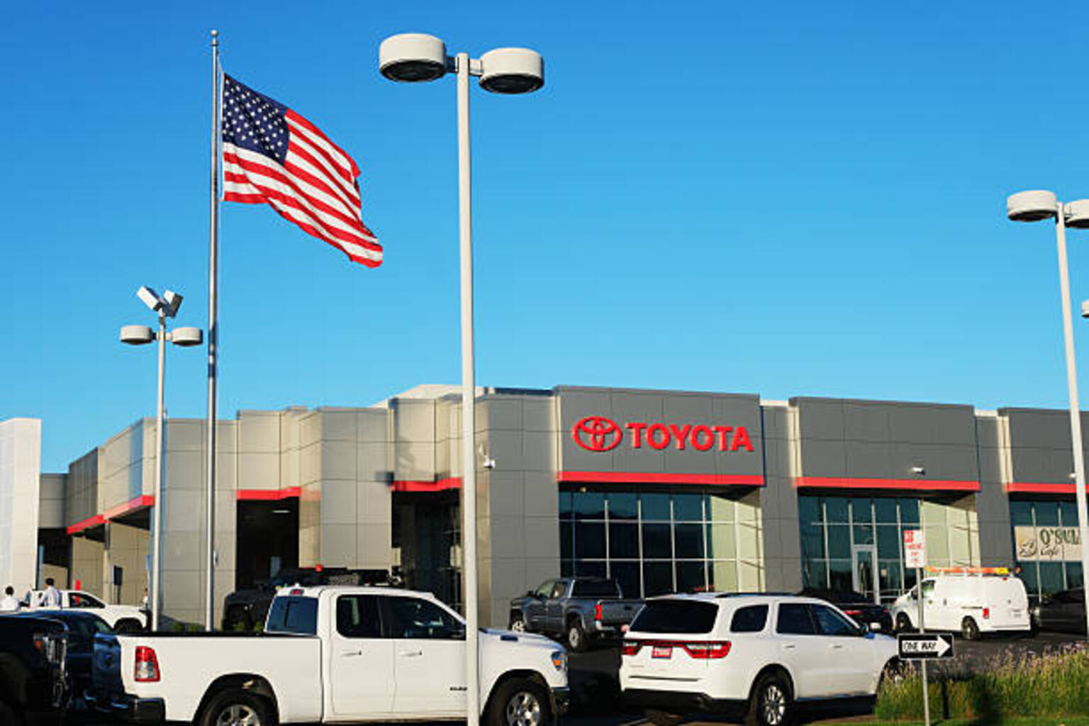 seekingalpha.com - Mike Zaccardi - Toyota Stock: Oil, Yen, New Leadership Are Risks Into The Earnings Report (NYSE:TM)