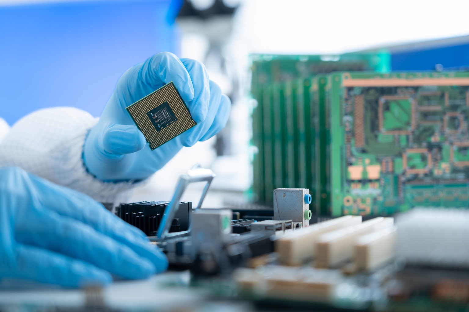 Teradyne Stock: Market Command And Heavy Demand (NASDAQ:TER)