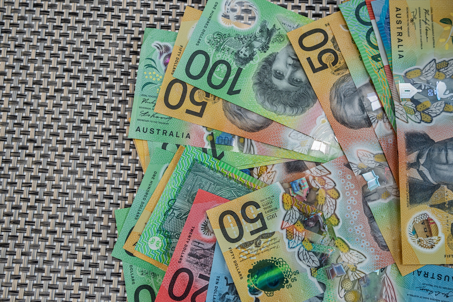 AUD/USD Dipped Towards 0.7130 Key Minor Support Ahead Of RBA Decision
