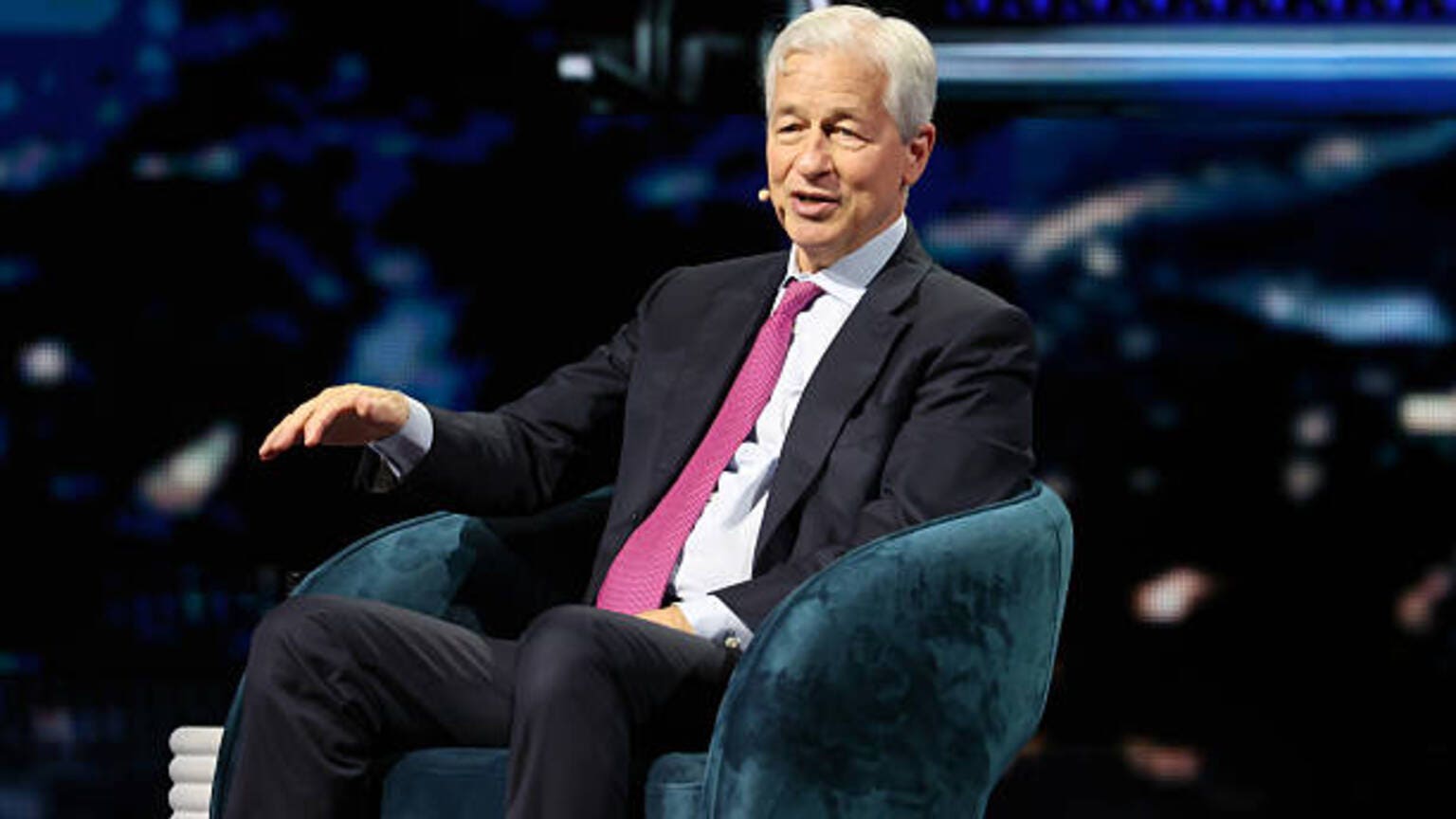 Jamie Dimon says he wants to remain JPMorgan CEO for at least 5 more years ( JPM:NYSE) | Seeking Alpha