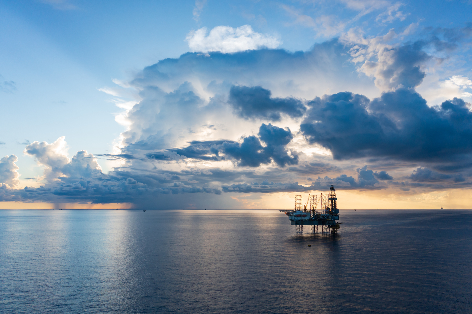 seekingalpha.com - PIMCO - The Credit Market Lens: An Oil Shock (Mostly) Like No Other