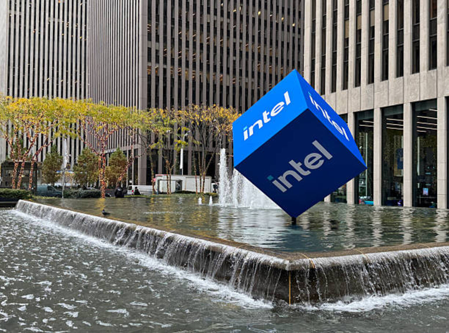 seekingalpha.com - Bashar Issa - Intel: Financial Renaissance Without Technological Redemption (Rating Downgrade) (INTC)