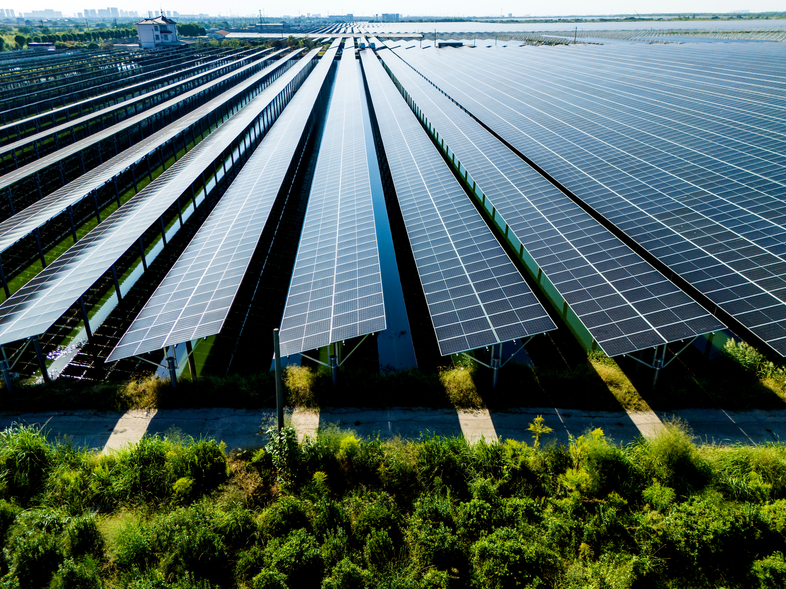 seekingalpha.com - Juxtaposed Ideas - Canadian Solar: Discounted Power Generation & Storage Leader - Reiterate Buy (NASDAQ:CSIQ)