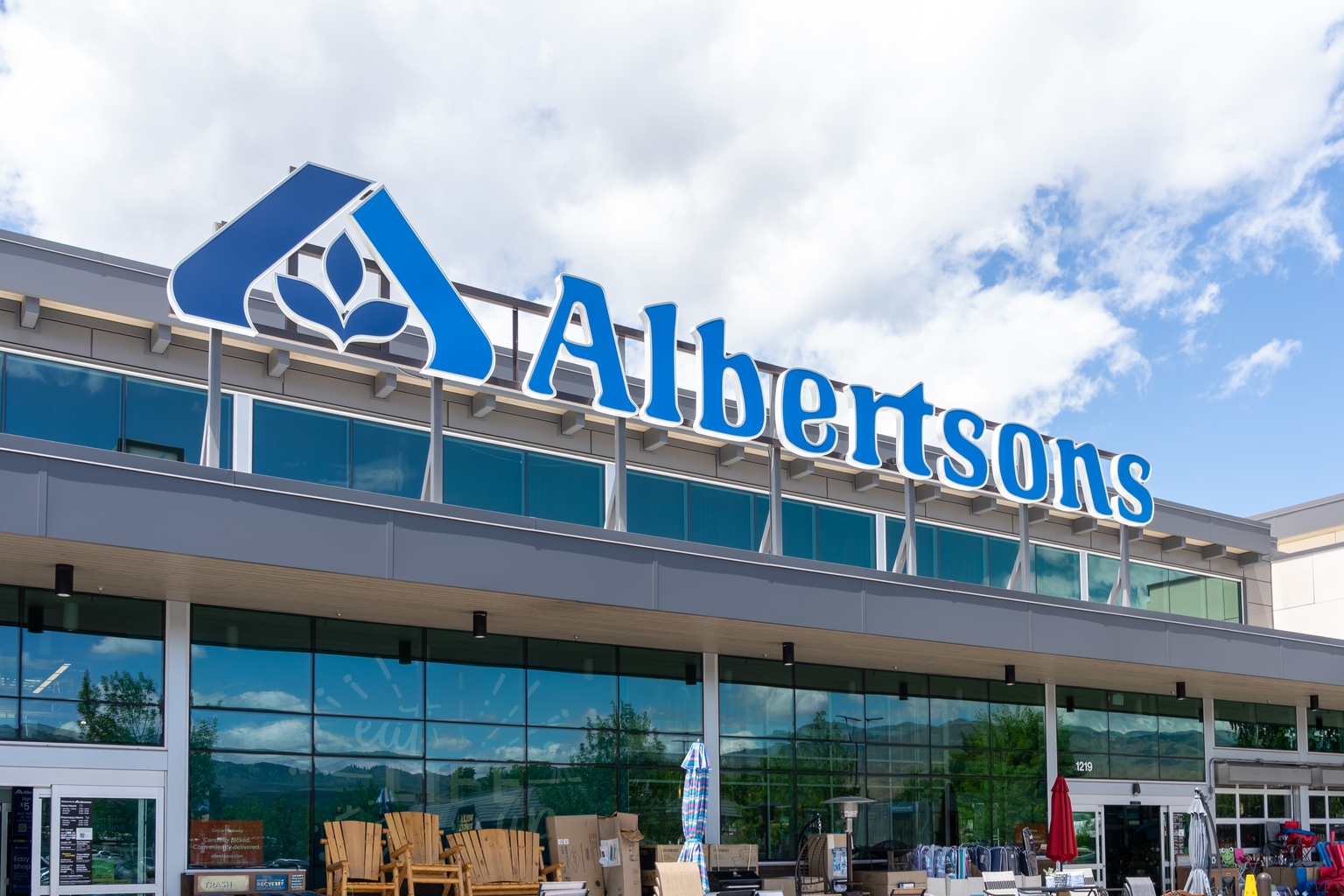 Outlining The Challenges And My ‘Hold’ With Albertsons (NYSE:ACI) Outlining The Challenges And My ‘Hold’ With Albertsons (NYSE:ACI)