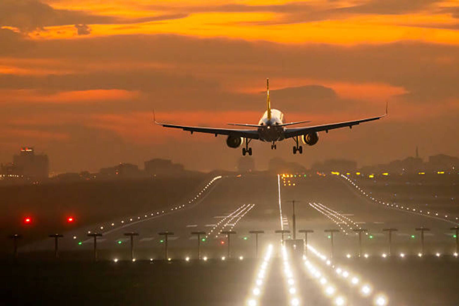 Hexcel Corporation: Strong Momentum And Earnings Growth Support Buy Rating