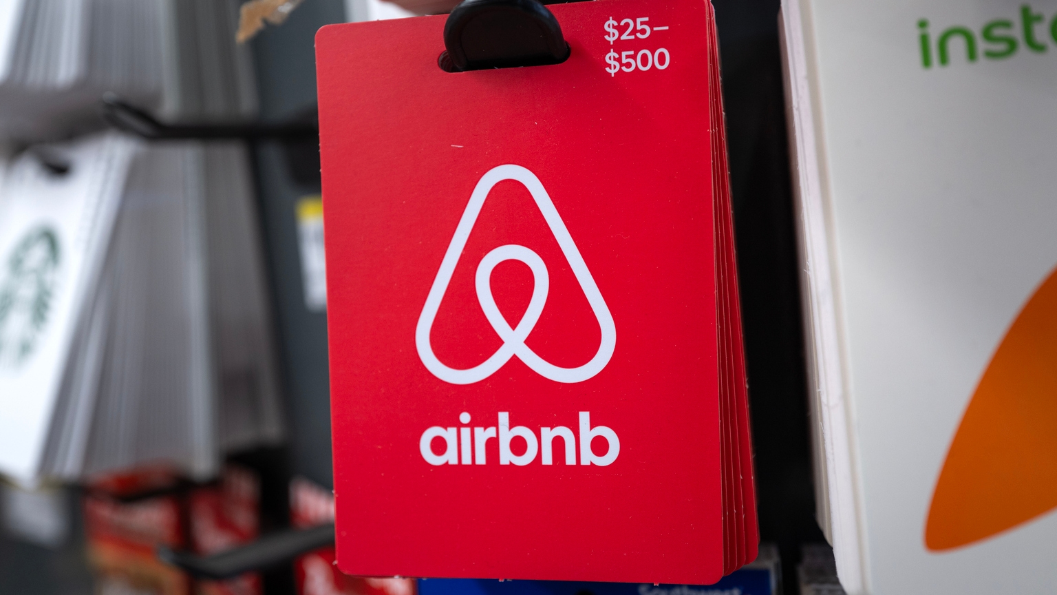 Airbnb: Very Few Reasons To Expect A 2026 Re-Rating (NASDAQ:ABNB) | Seeking  Alpha