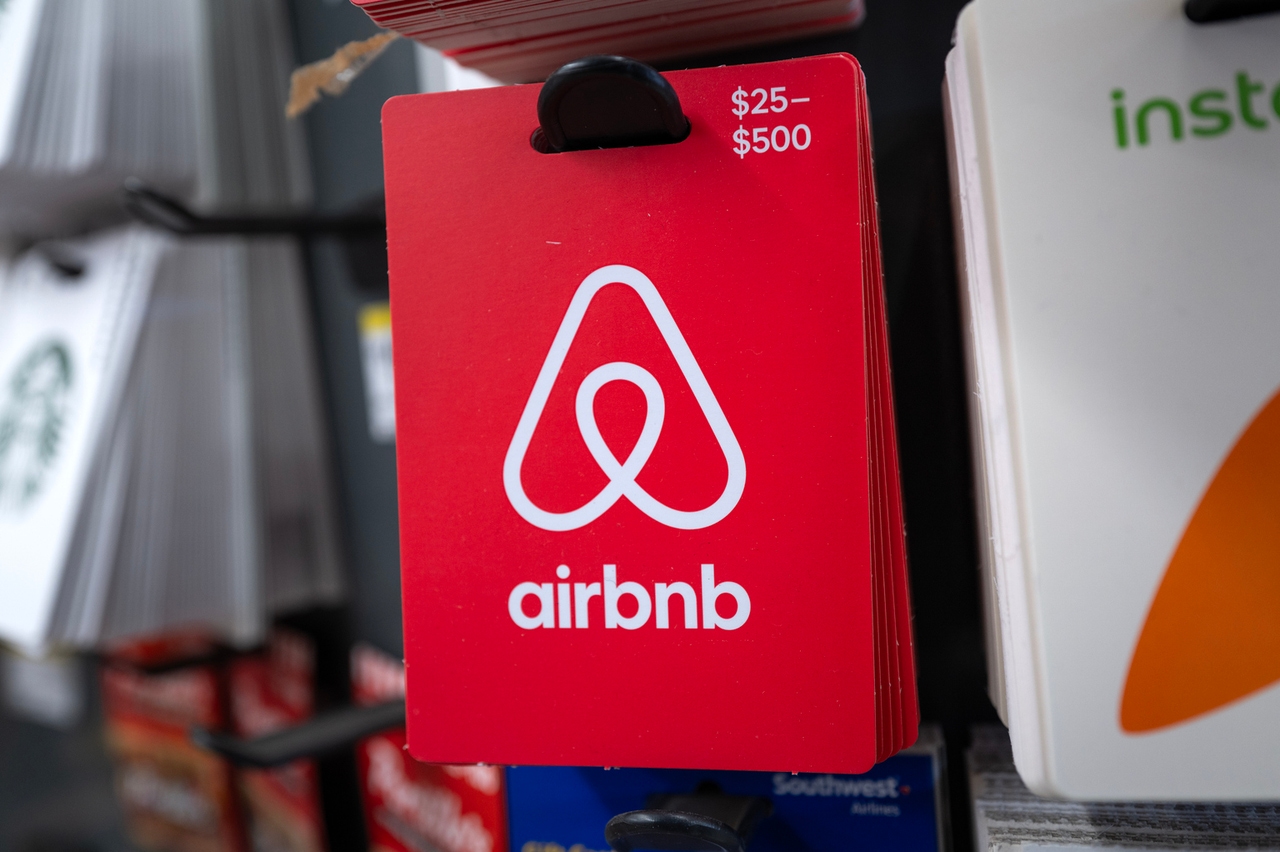 Airbnb: Very Few Reasons To Expect A 2026 Re-Rating (NASDAQ:ABNB) | Seeking  Alpha