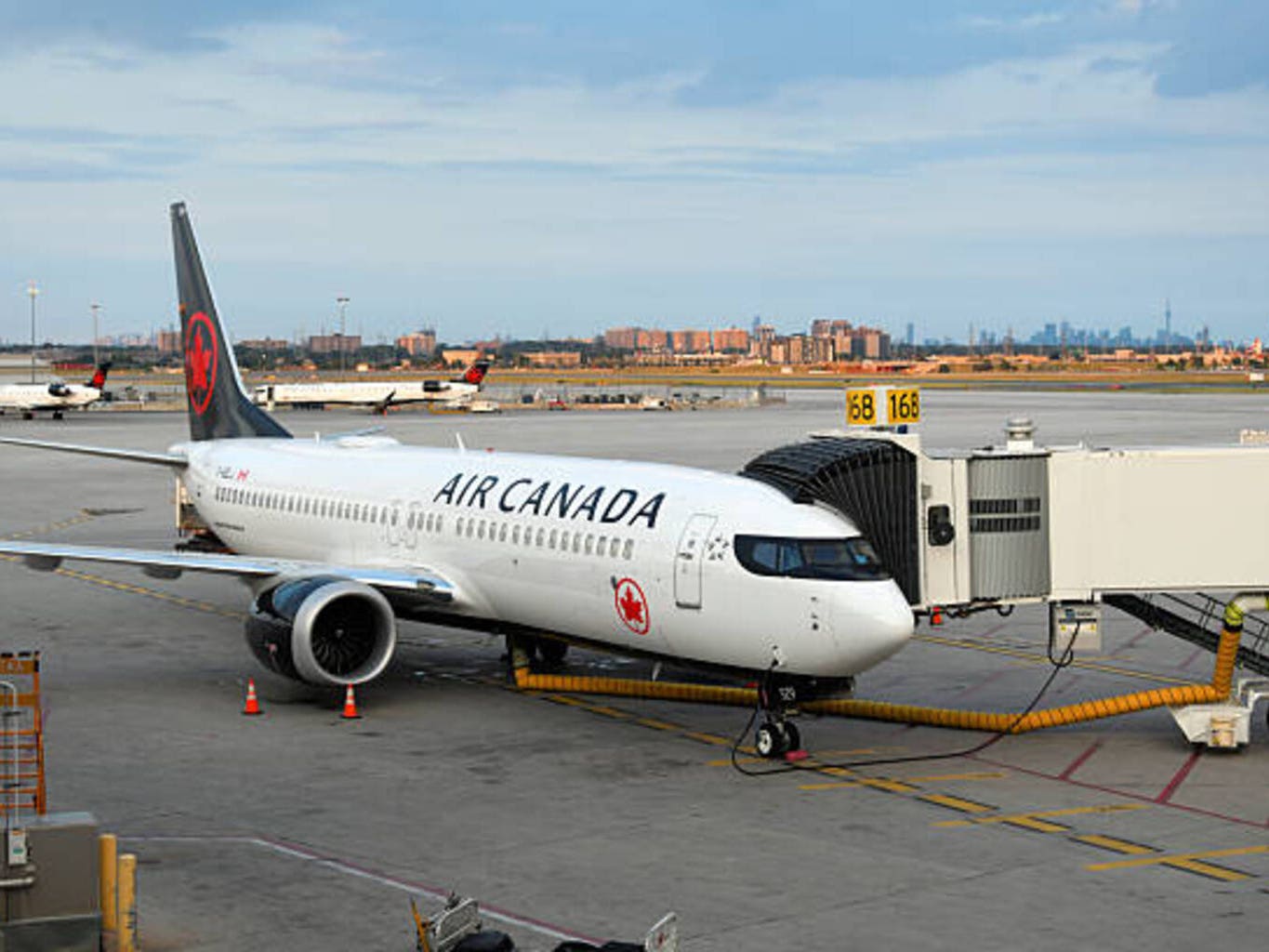 Air Lease delivers 1st Boeing 737-8 to Air Canada under 2023 deal (AL:NYSE)  | Seeking Alpha